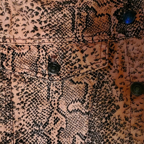 NEW🐍 Free People Snake Print Black and Brown Button Up Denim Jacket, Small - Picture 11 of 14
